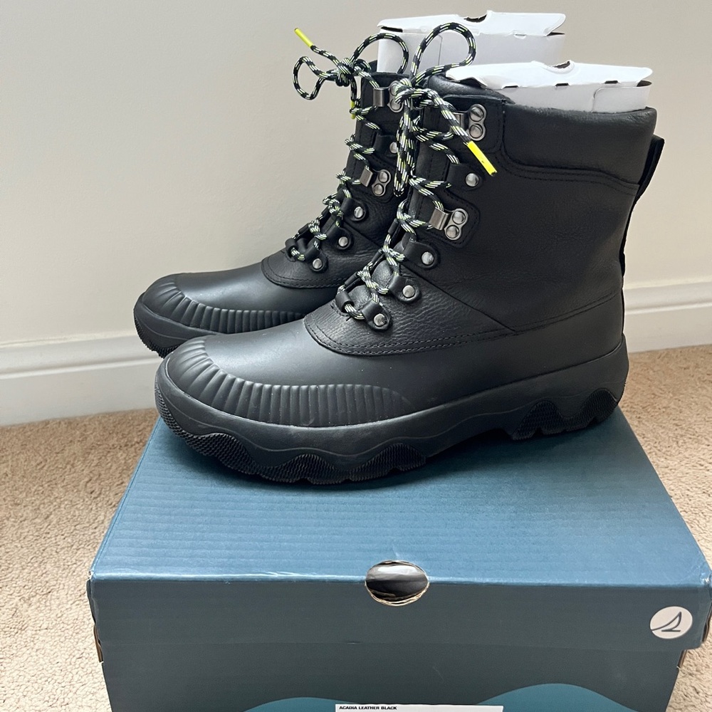 Sperry Women’s Acadia Black Leather Boots (size 10)